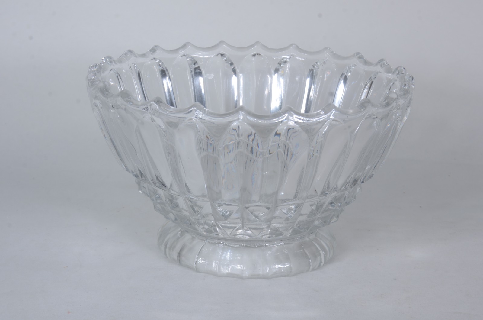 Diversas peças de cristal, sendo: 3 bowls; porta petiscos e prato... - foto 5 de 9