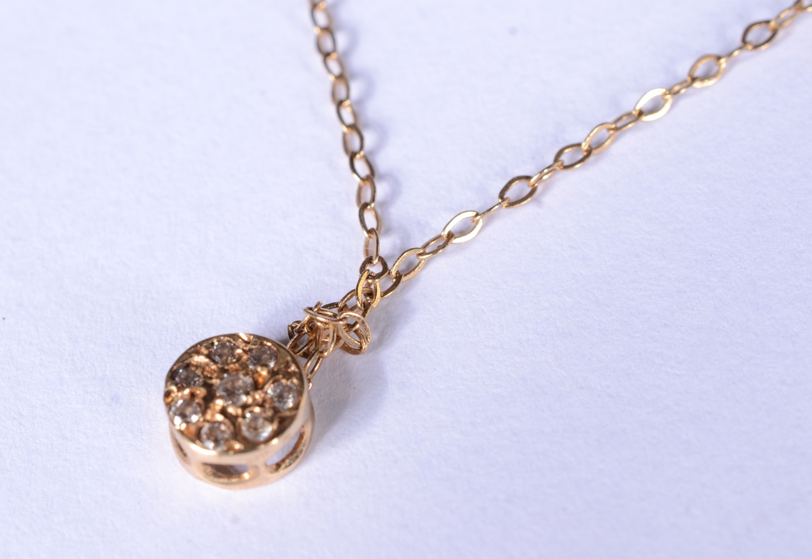 Colar de ouro 18 k., contraste 750 com pendente "ponto de luz"... - foto 4 de 8