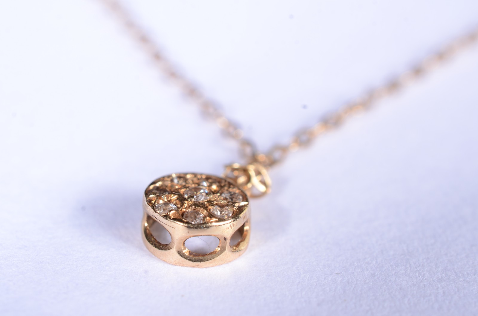 Colar de ouro 18 k., contraste 750 com pendente "ponto de luz"... - foto 5 de 8
