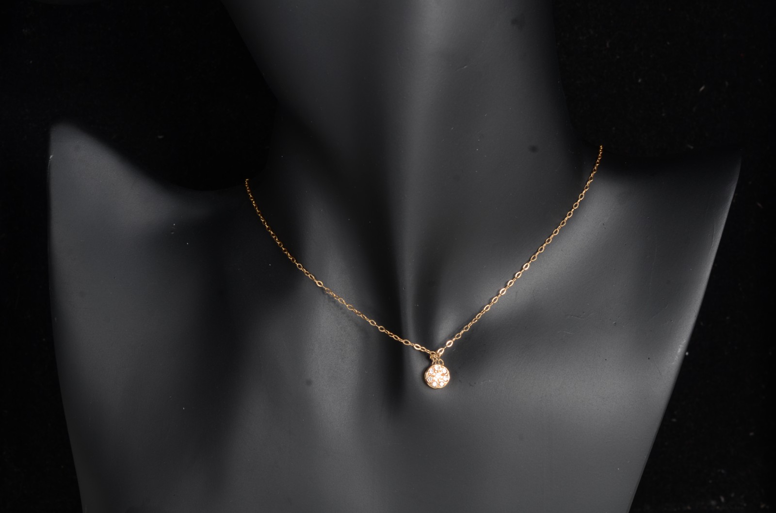 Colar de ouro 18 k., contraste 750 com pendente "ponto de luz"... - foto 7 de 8
