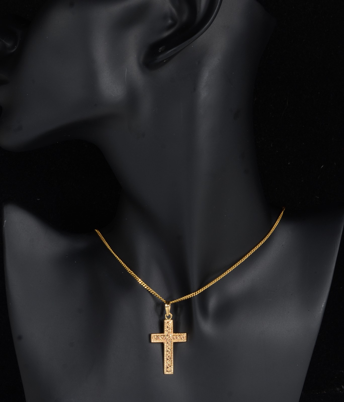 Colar de ouro 18 k., contraste 750 feitio Grumet com crucifixo. (Por... - foto 7 de 9