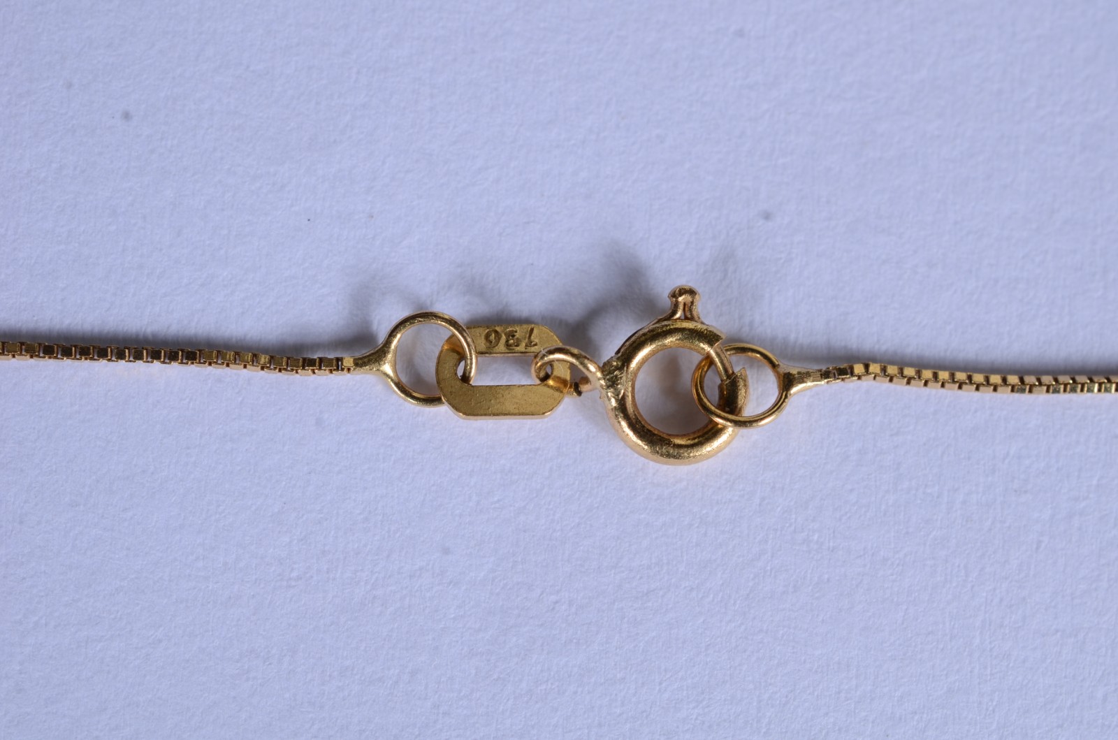 Colar de ouro 18 k., contraste 750 com pendente de São Bento. (Por... - foto 3 de 7