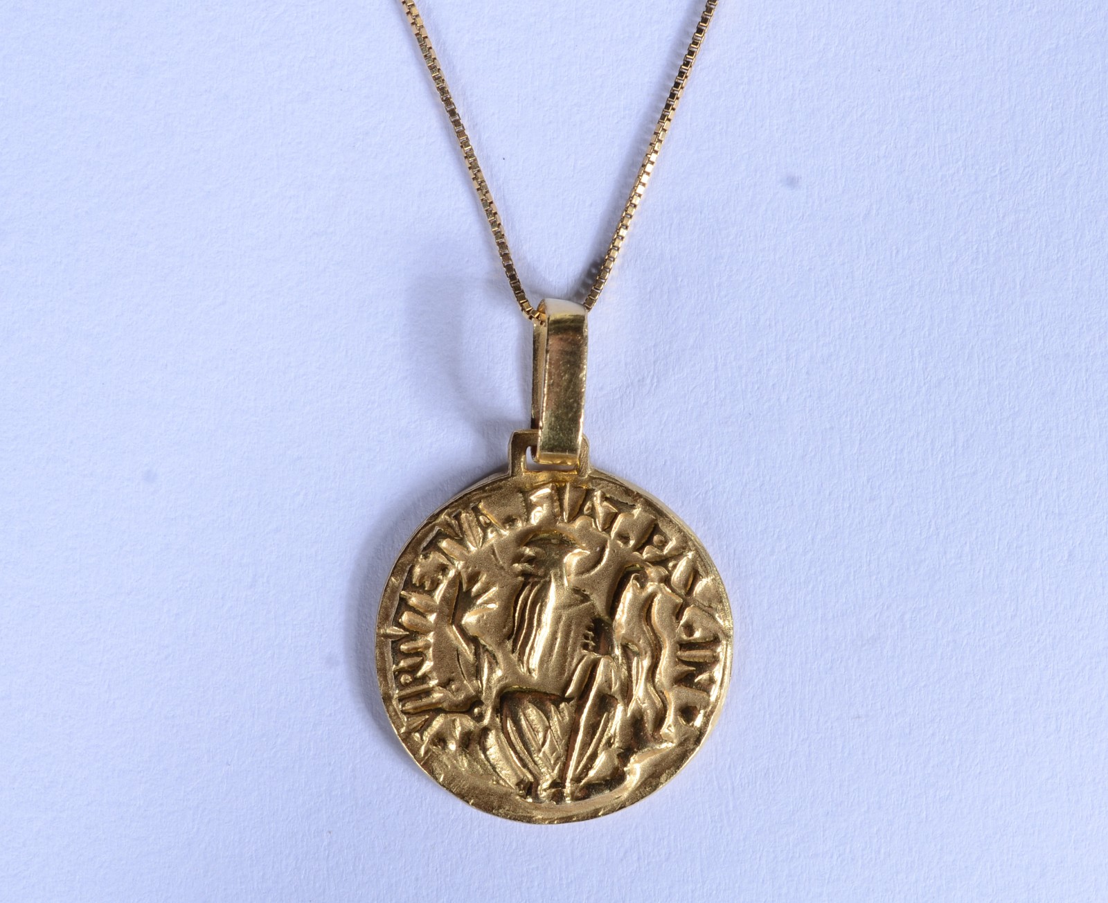 Colar de ouro 18 k., contraste 750 com pendente de São Bento. (Por... - foto 5 de 7