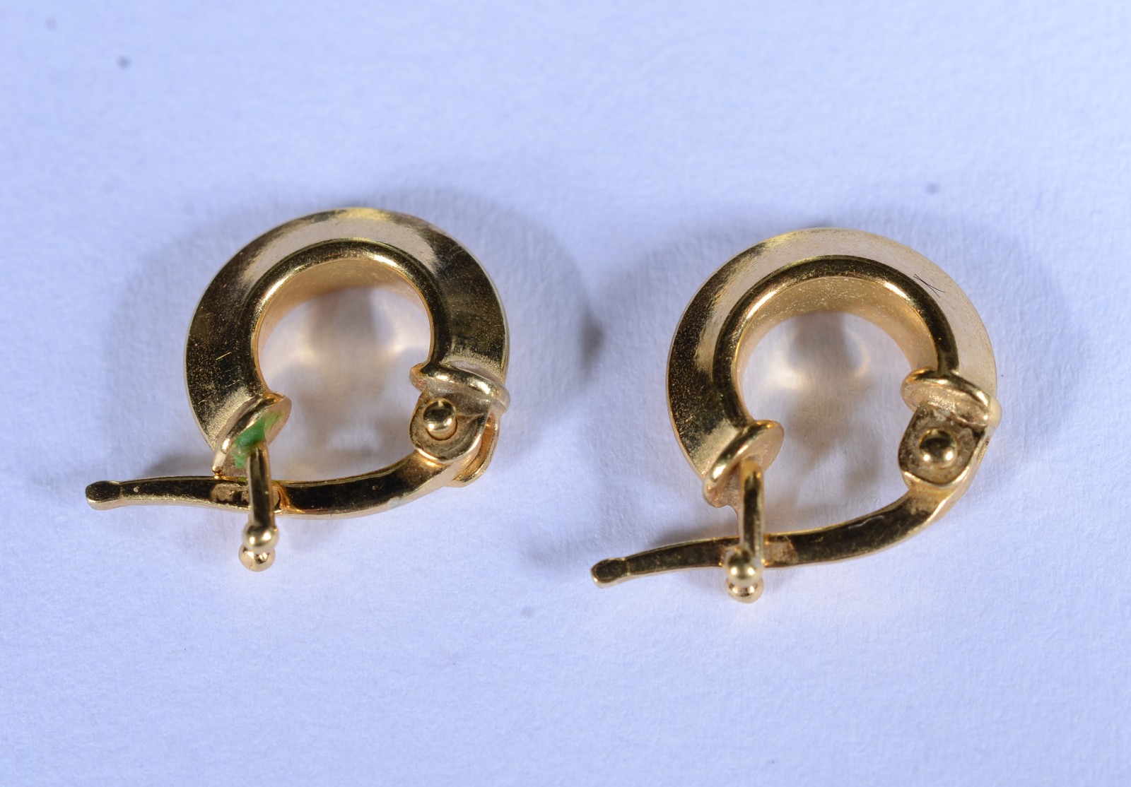 Par de argolas de ouro 18 k., contraste 750. (Por motivos de... - foto 2 de 5