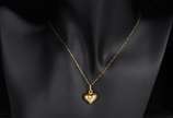 Colar de ouro 18 k., contraste 750 com pendente... - Colar de ouro 18 k., contraste 750 com pendente feitio coração. (Por motivos de segurança a peça não se encontra na loja).