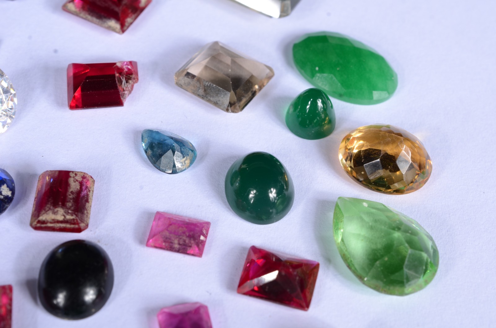 Lote de pedras semi preciosas coloridas de vários tamanhos e... - foto 6 de 8