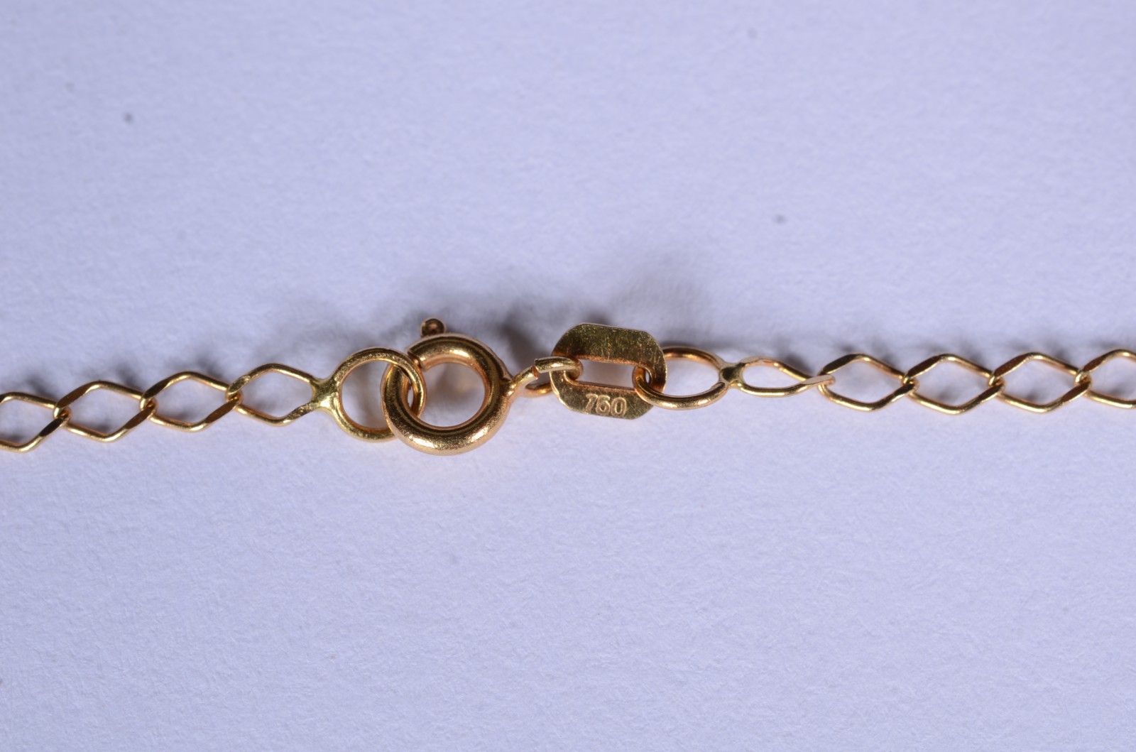Colar de ouro 18 k., contraste 750 com pendente de São Jorge. (Por... - foto 5 de 7