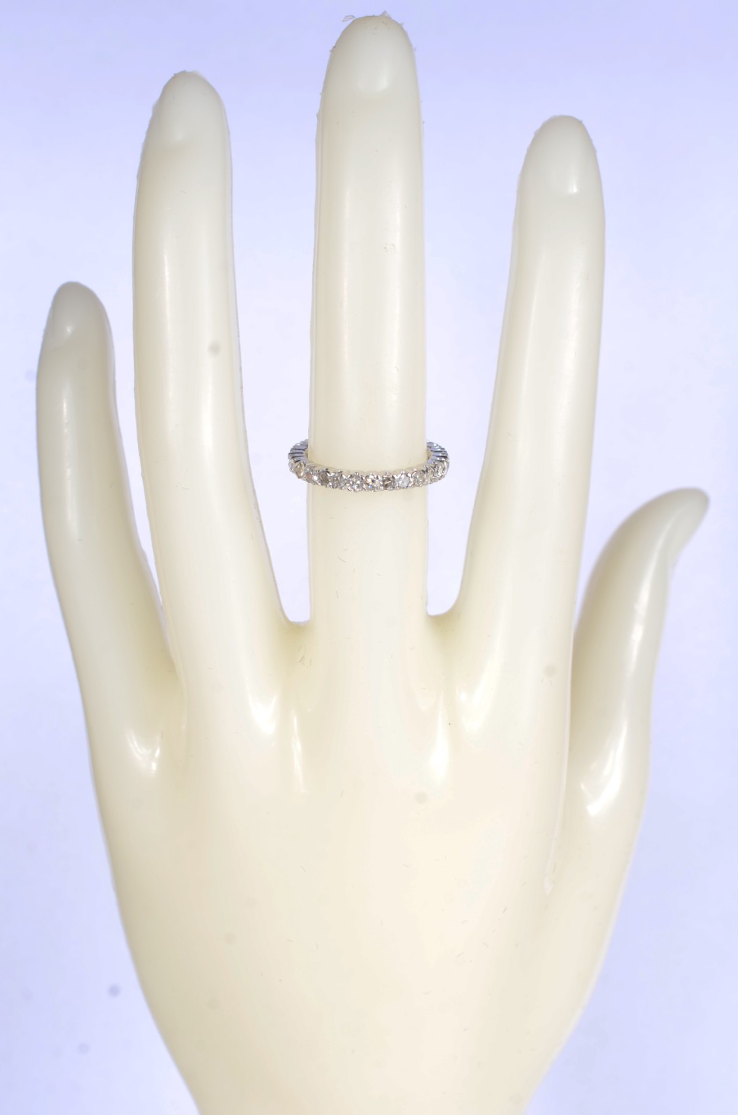 Aliança completa de ouro branco com 30 brilhantes de 0,05 ct, total... - foto 5 de 6