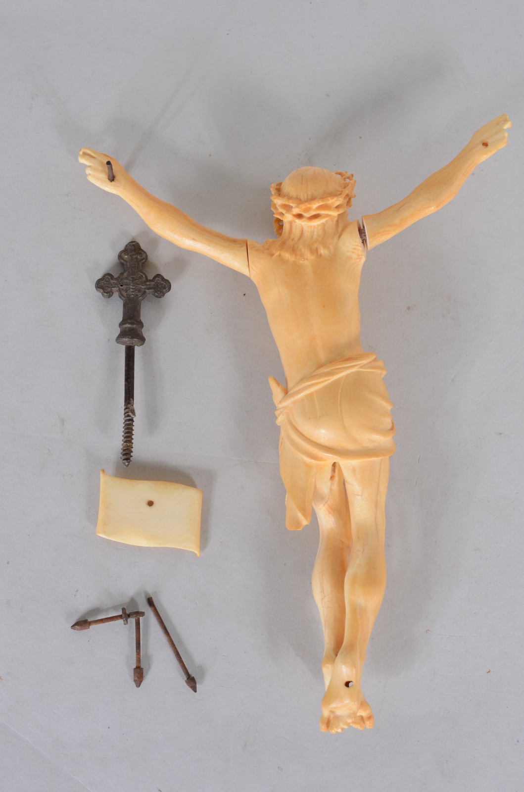 Figura de Cristo esculpido em marfim, para crucifixo, acompanham... - foto 7 de 9