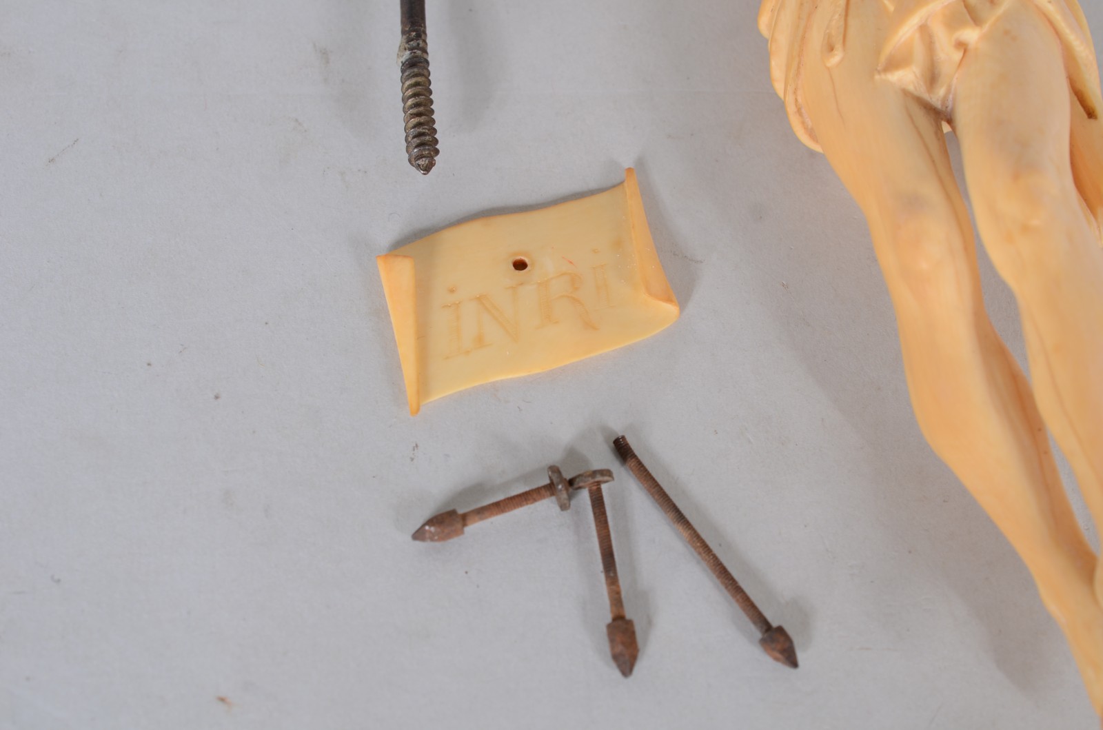 Figura de Cristo esculpido em marfim, para crucifixo, acompanham... - foto 8 de 9