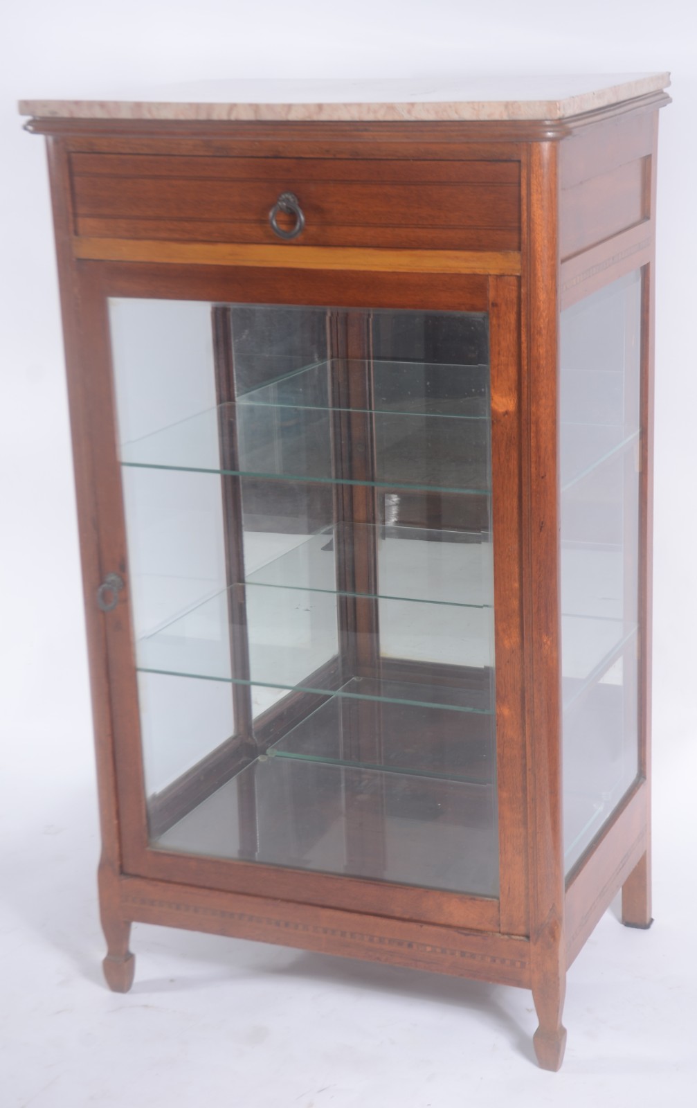 Vitrine de madeira nobre filetada, uma gaveta na parte superior... - foto 1 de 7