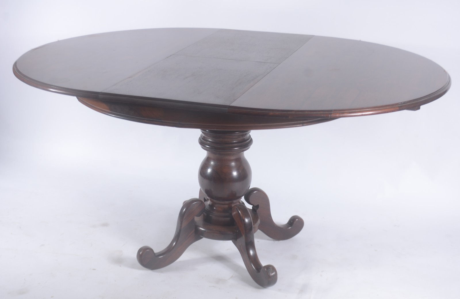Mesa de jantar de jacarandá, feitio redondo com tábua extensora de 40... - foto 2 de 11
