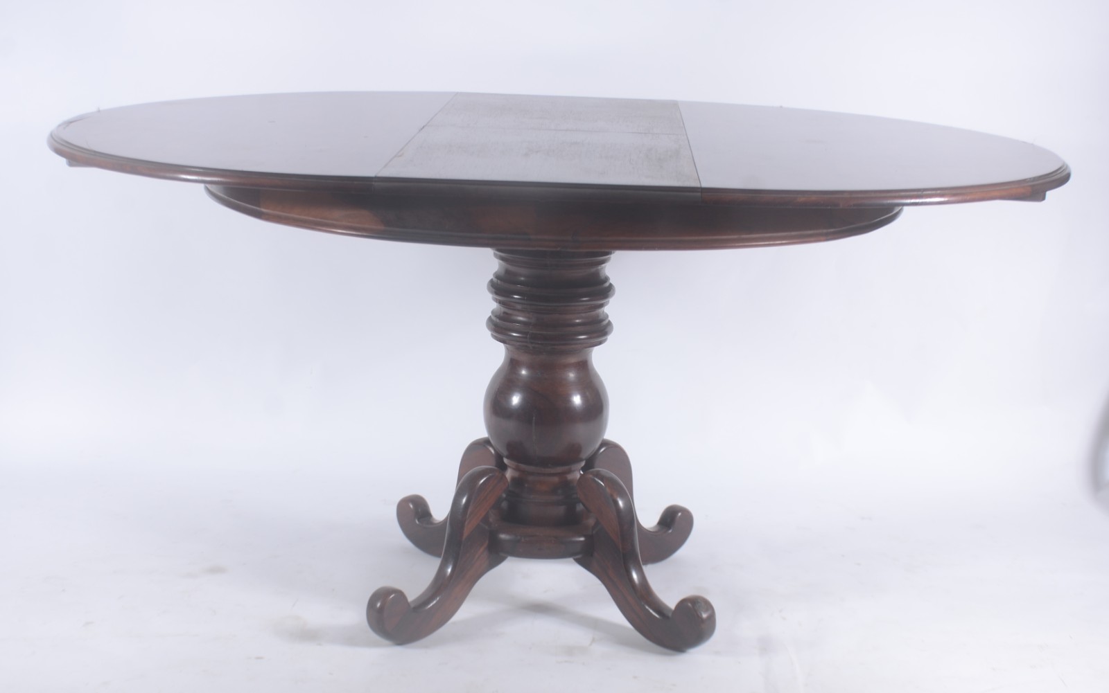 Mesa de jantar de jacarandá, feitio redondo com tábua extensora de 40... - foto 3 de 11