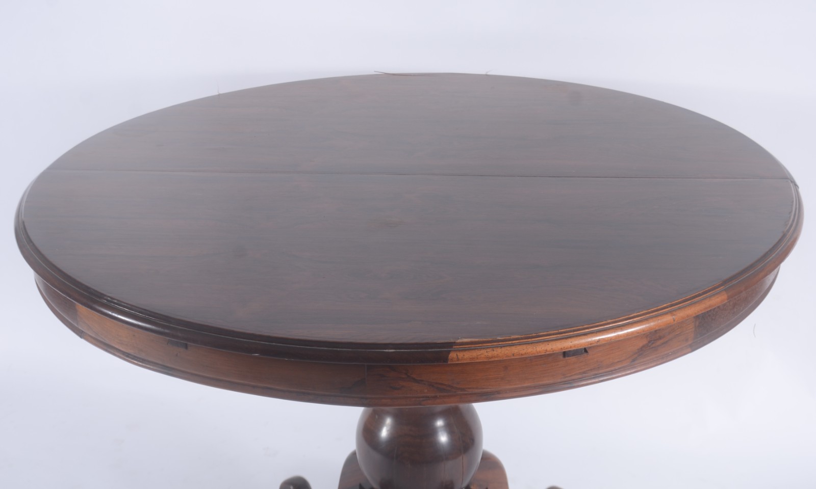 Mesa de jantar de jacarandá, feitio redondo com tábua extensora de 40... - foto 4 de 11