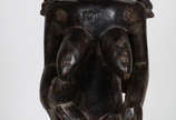 Antiga escultura Africana  de madeira entalhada... - Antiga escultura Africana  de madeira entalhada representando "Figura feminina" - (pequenos defeitos e desgastes do tempo).