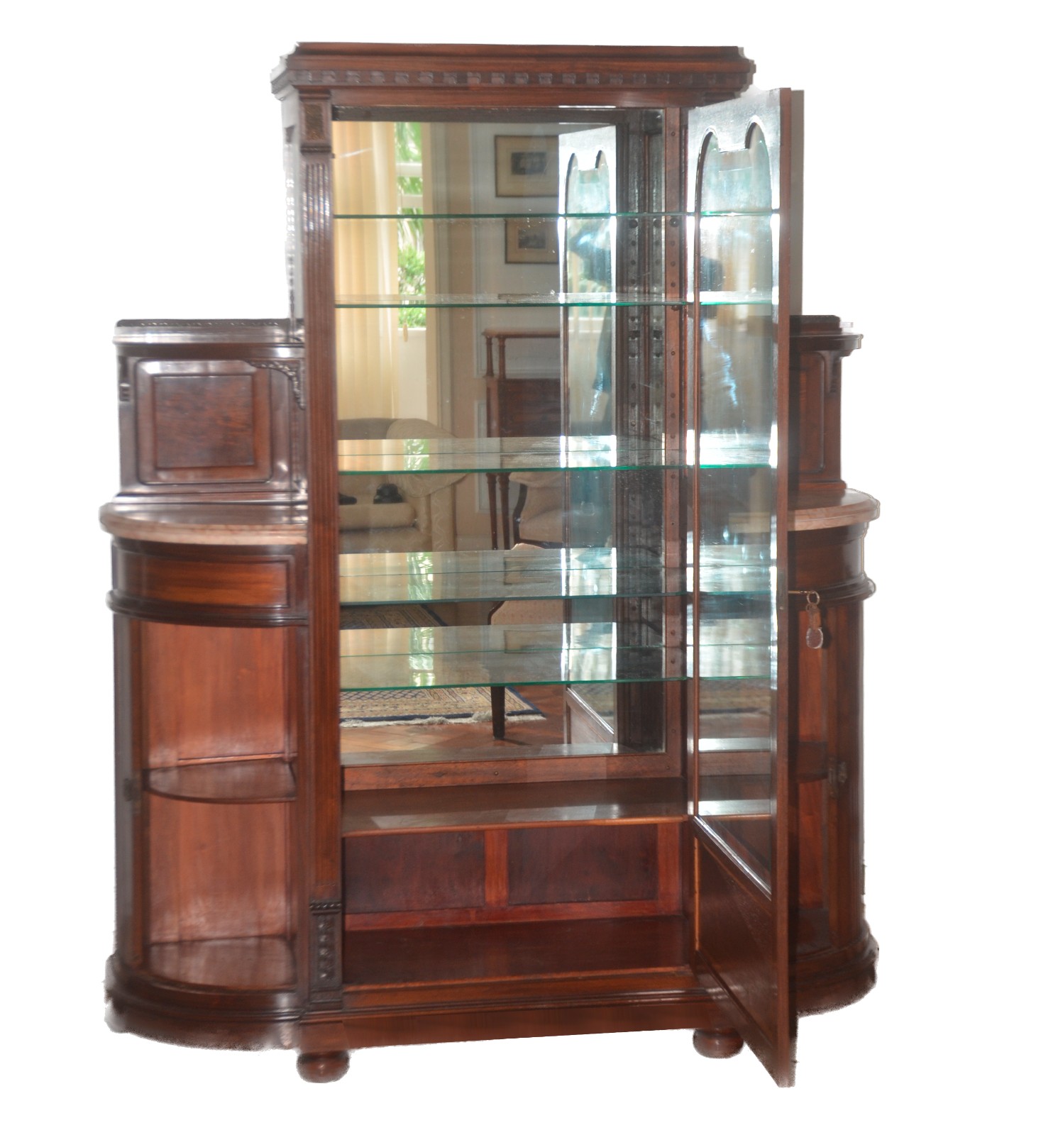 Vitrine de madeira nobre, estilo Renascença, detalhes com entalhes e... - foto 3 de 8