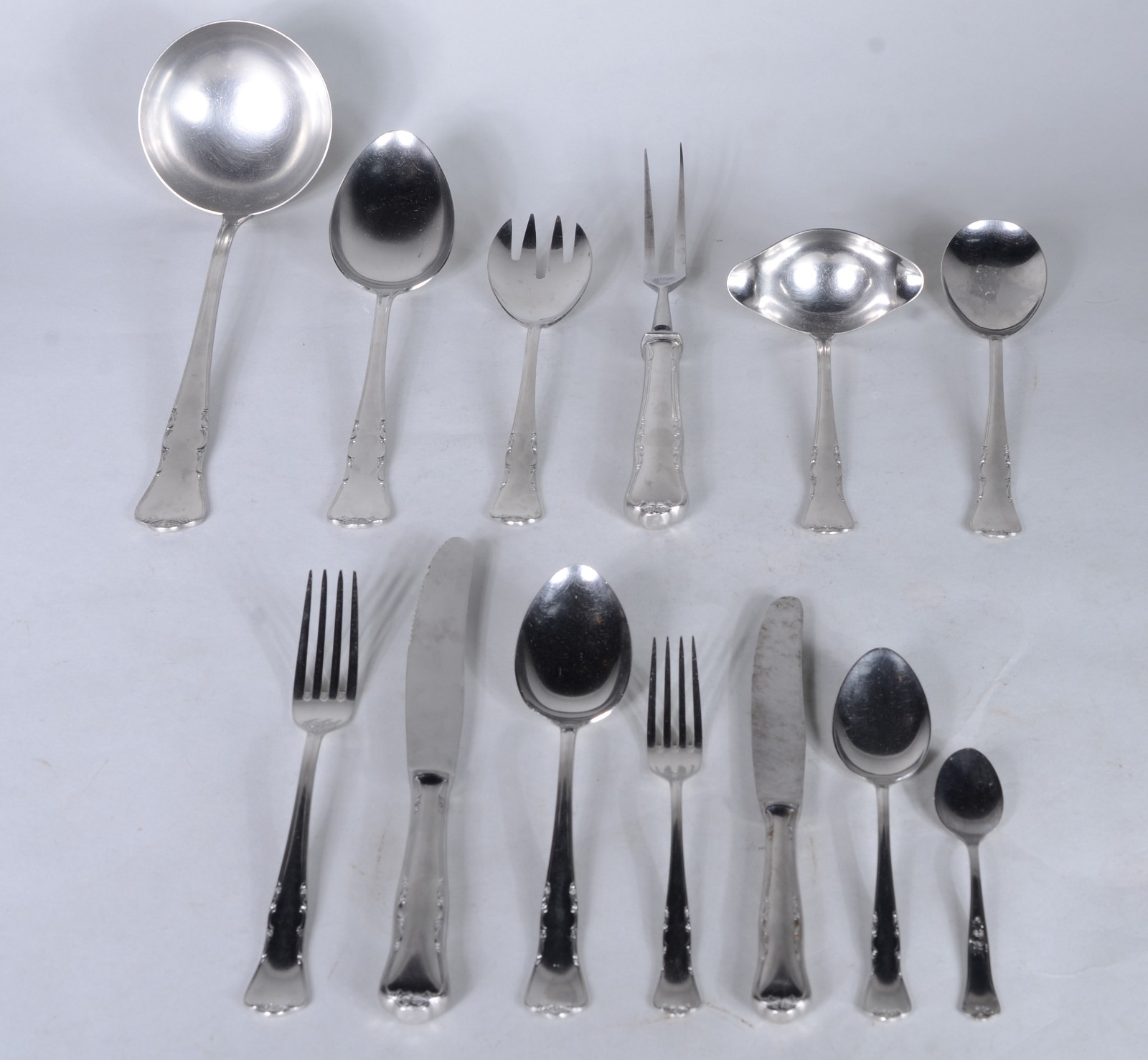 Faqueiro de aço inox Hércules, composto de: 10 colheres, 9 garfos, 10... - foto 1 de 8