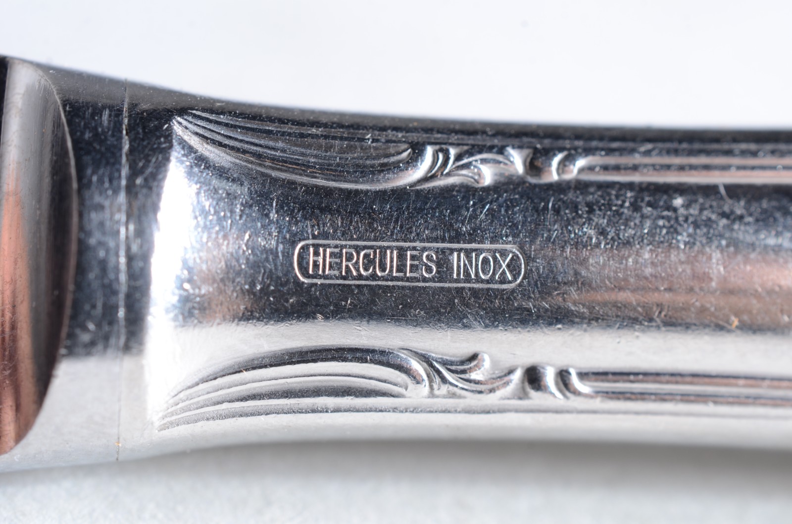 Faqueiro de aço inox Hércules, composto de: 10 colheres, 9 garfos, 10... - foto 4 de 8
