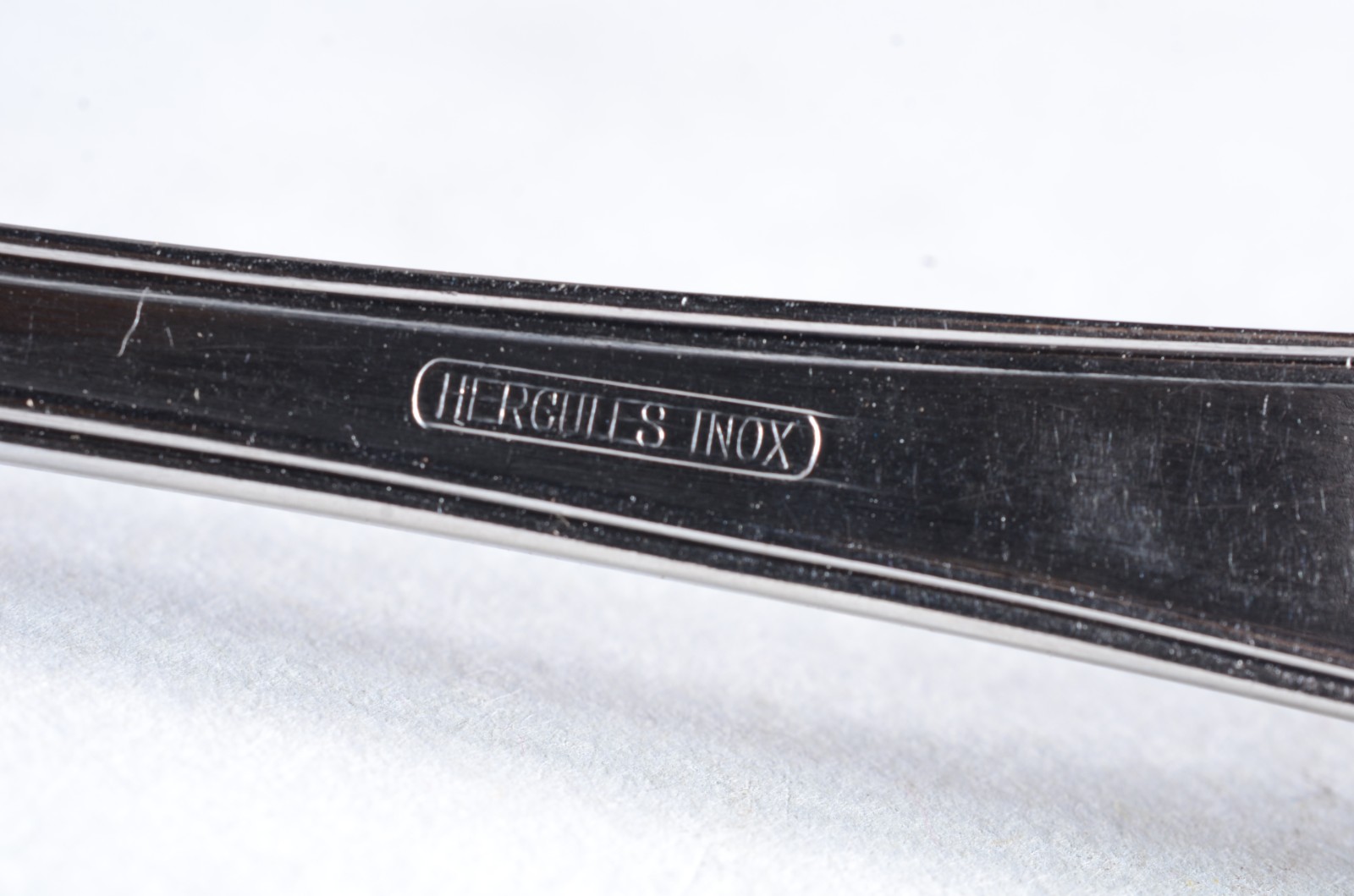 Faqueiro de aço inox Hércules, composto de: 10 colheres, 9 garfos, 10... - foto 8 de 8