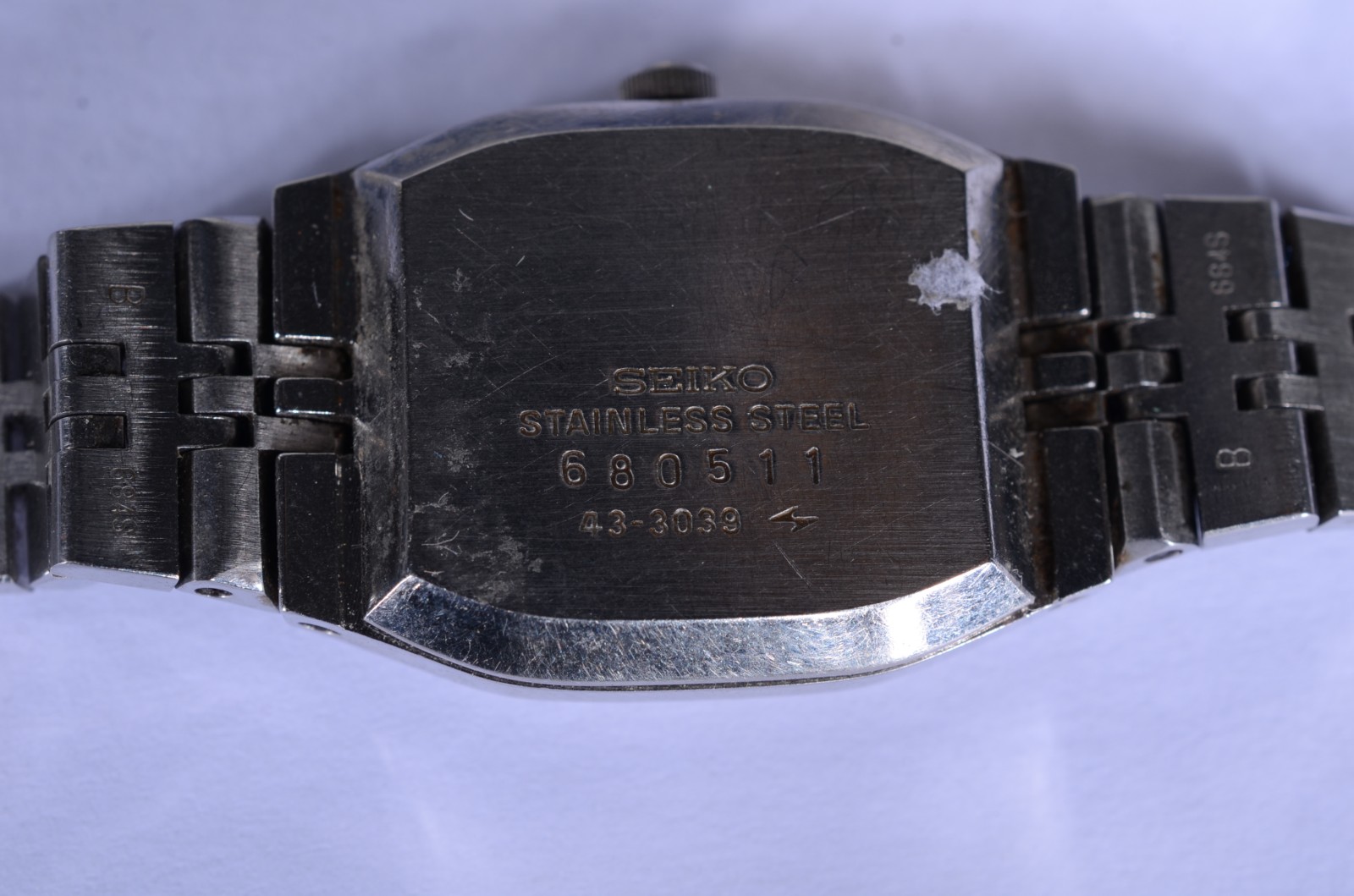 Três relógios de pulso, sendo: Seiko á quartz; Vulcain - Grand Prix... - foto 9 de 11