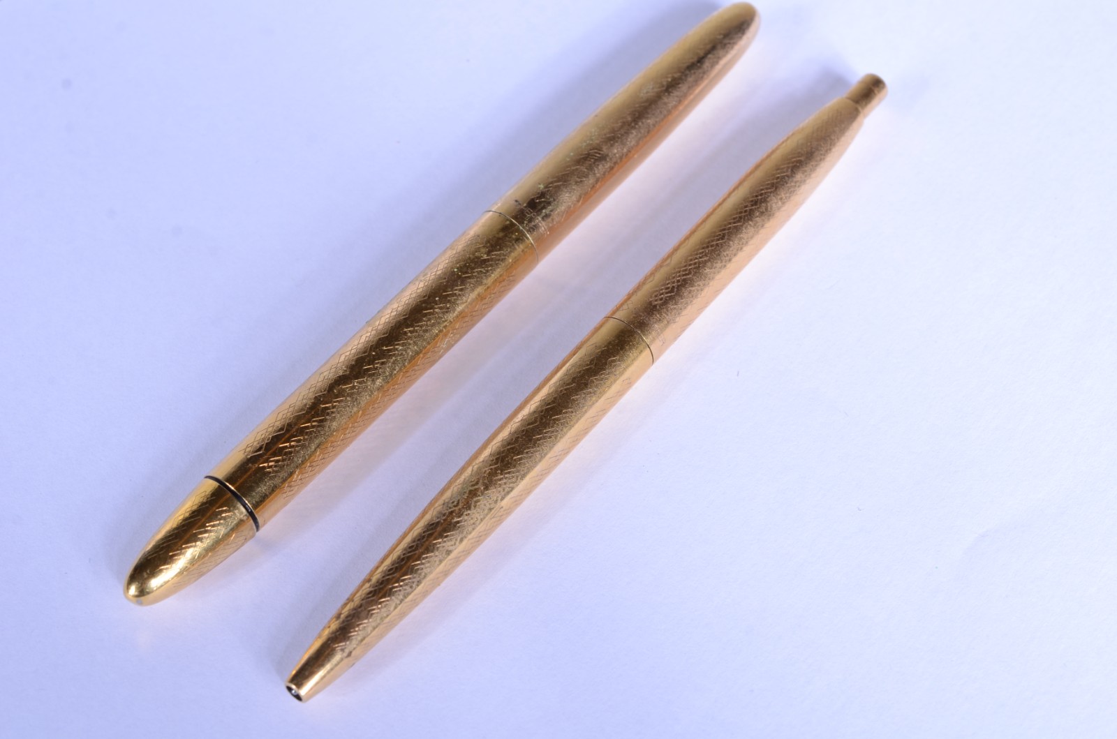 Duas canetas Sheaffers de ouro 18k, sendo uma tinteiro e outra... - foto 2 de 8
