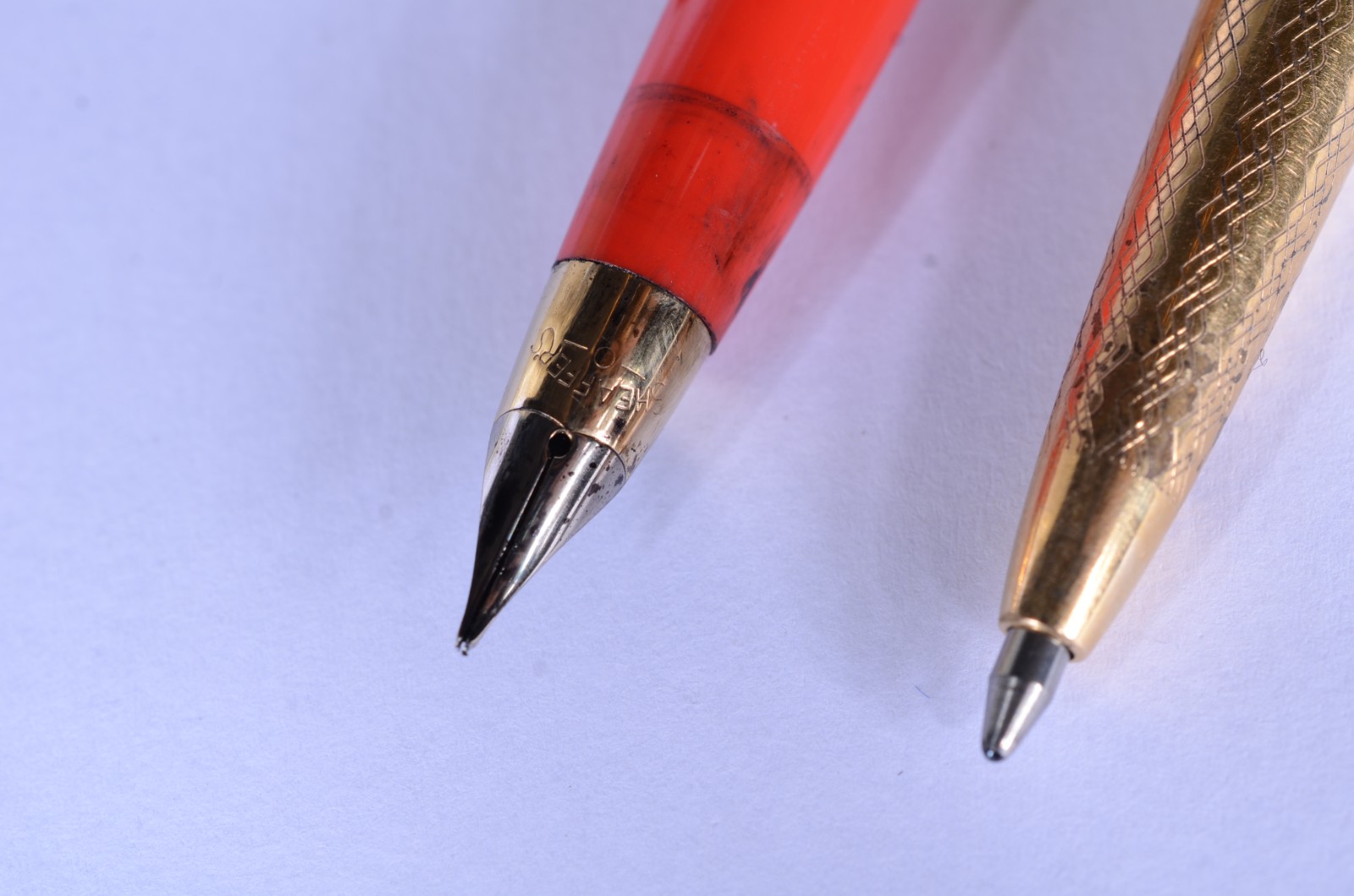 Duas canetas Sheaffers de ouro 18k, sendo uma tinteiro e outra... - foto 5 de 8