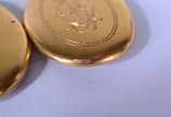 Pendente de ouro 18 k., monogramado com parte i... - Pendente de ouro 18 k., monogramado com parte interna para retrato (Por motivos de segurança a peça não se encontra na loja).