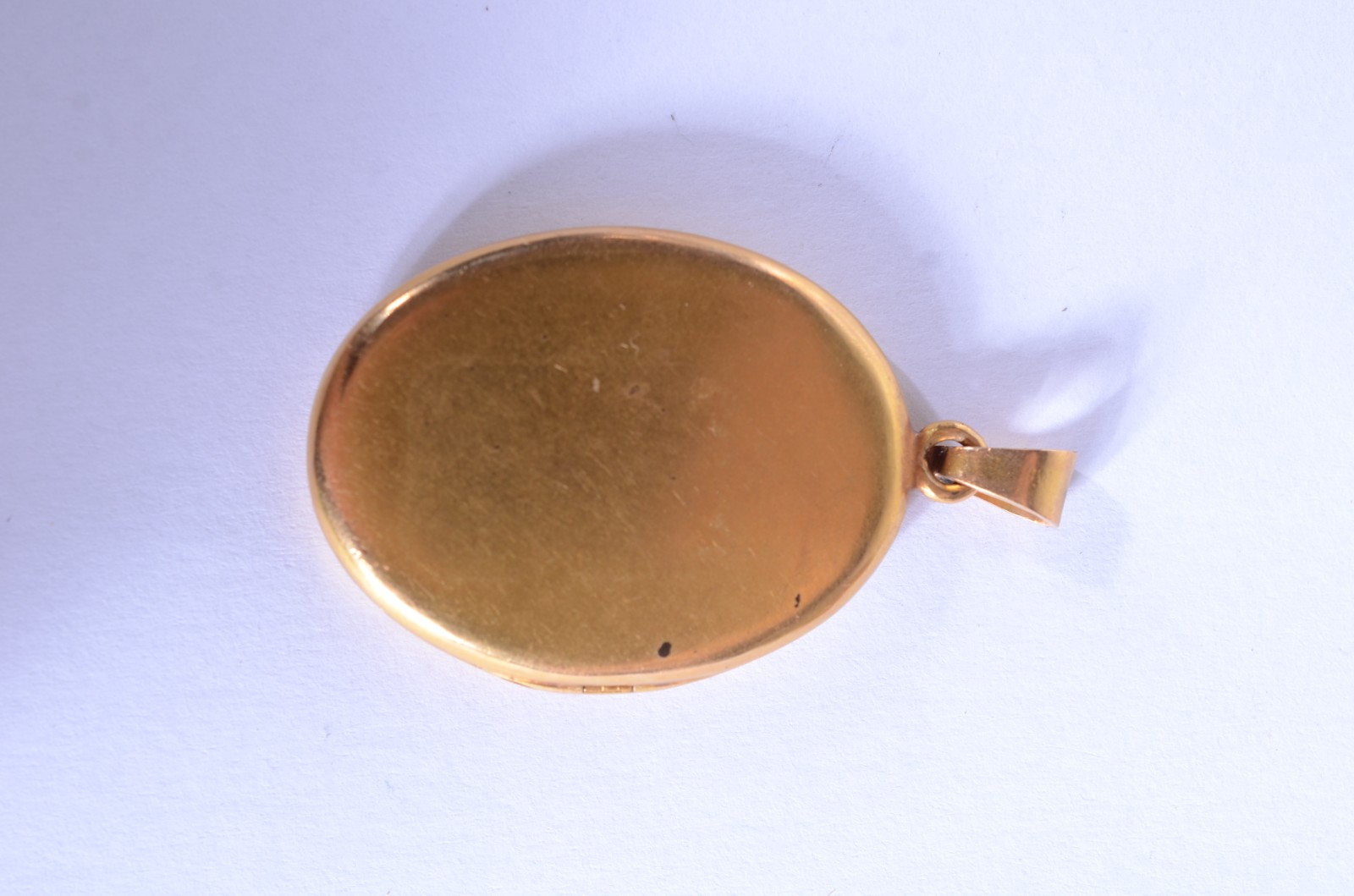 Pendente de ouro 18 k., monogramado com parte interna para retrato... - foto 5 de 5