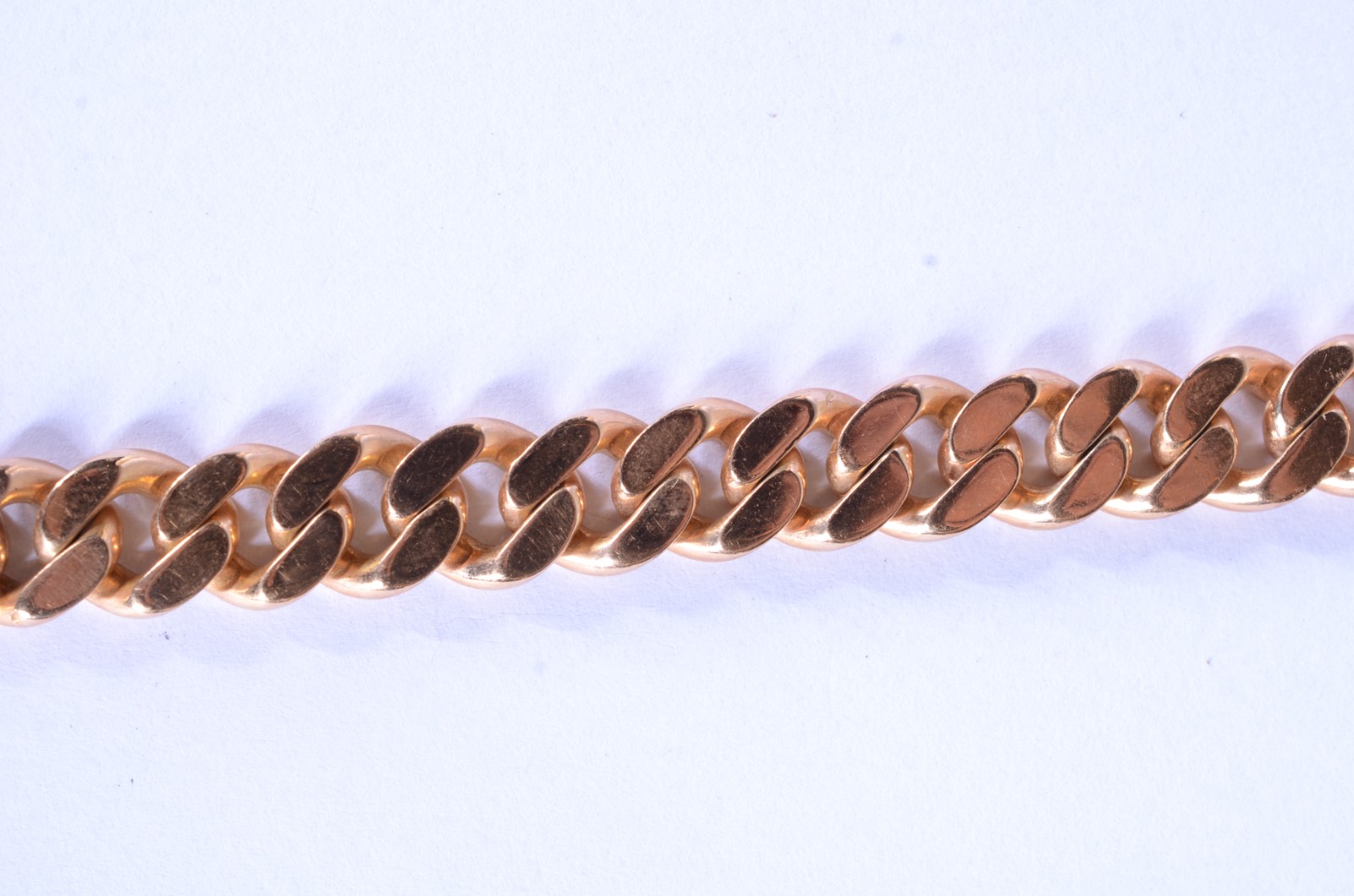 Pulseira de elos batidos de ouro 18 k. (Por motivos de segurança a... - foto 1 de 6