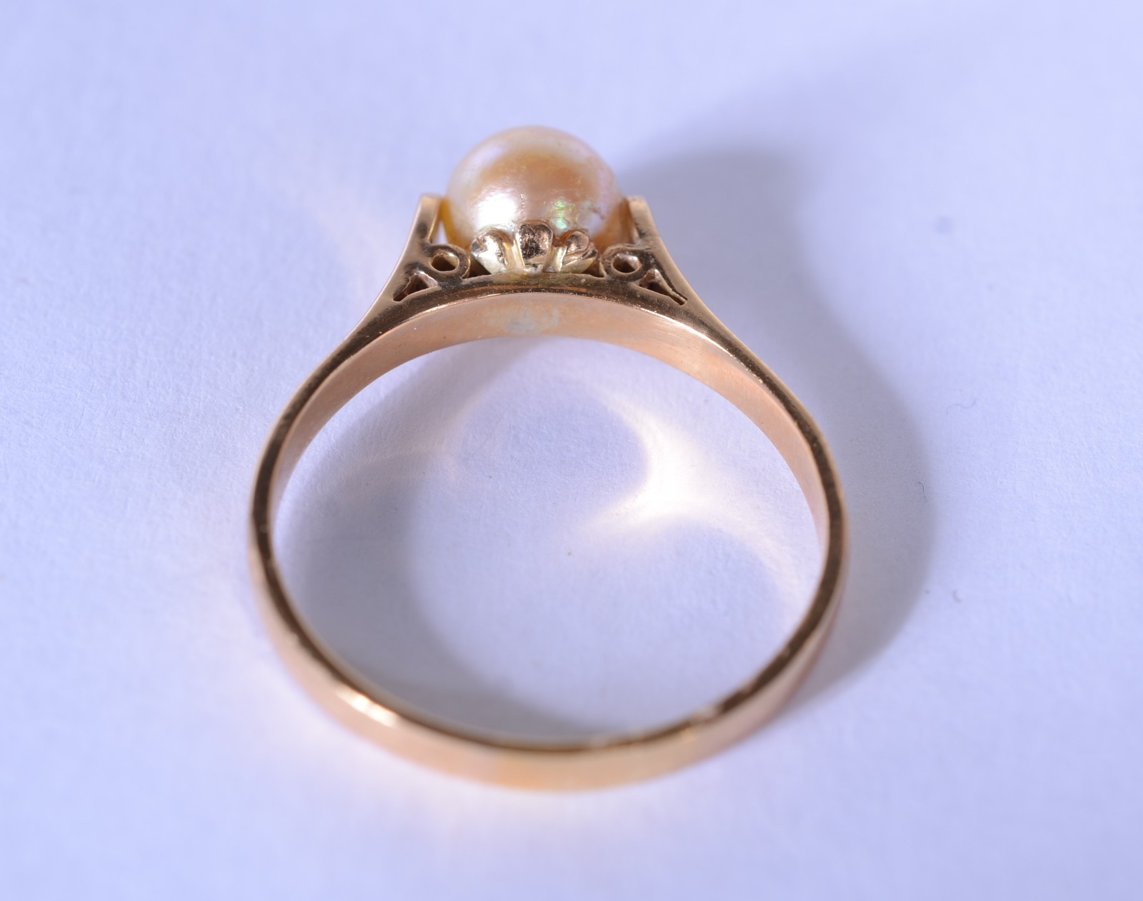 Anel de ouro 18k., com pérola, aro 20. (Por motivos de segurança a... - foto 3 de 6