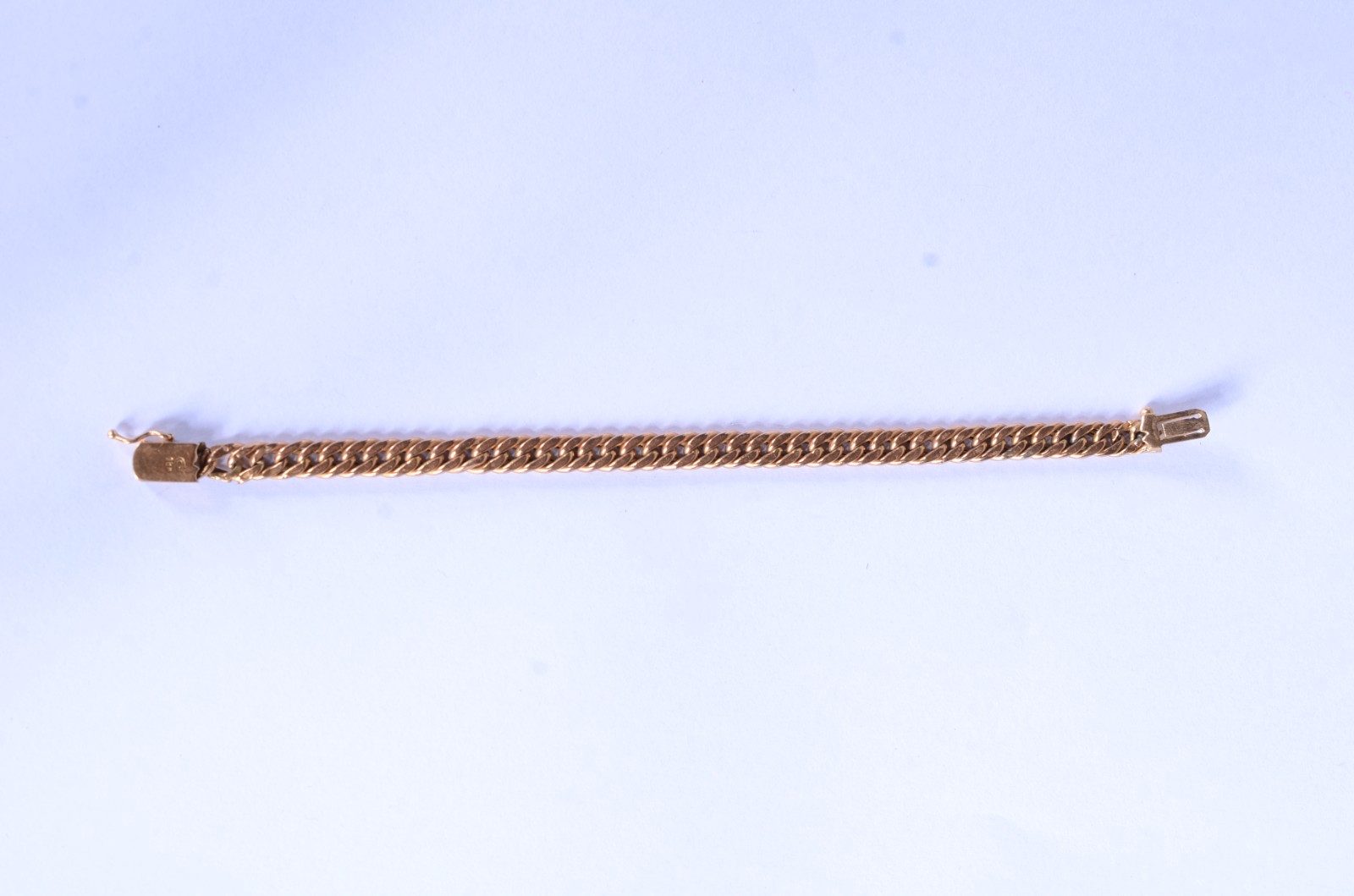 Pequena pulseira de ouro 18 k., elós batidos. (Por motivos de... - foto 3 de 7