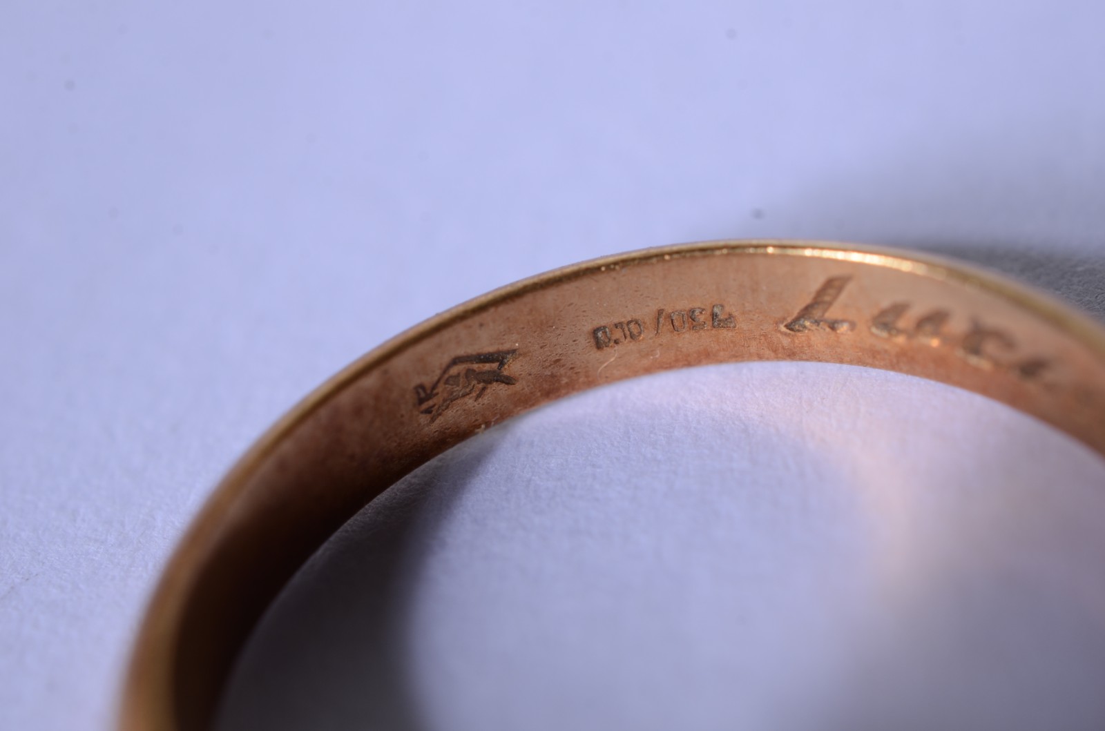 Seis pequenos anéis de ouro 18k., aros 18, 6,20,9,12 e 18. (Por... - foto 8 de 11