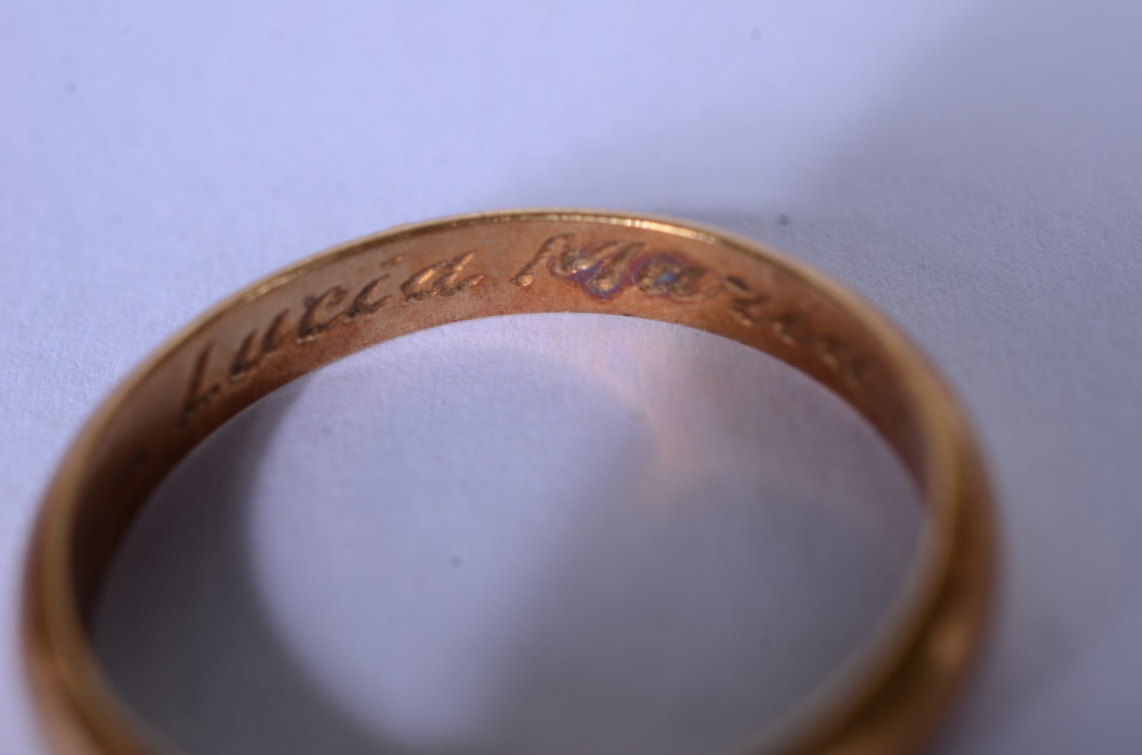 Seis pequenos anéis de ouro 18k., aros 18, 6,20,9,12 e 18. (Por... - foto 9 de 11