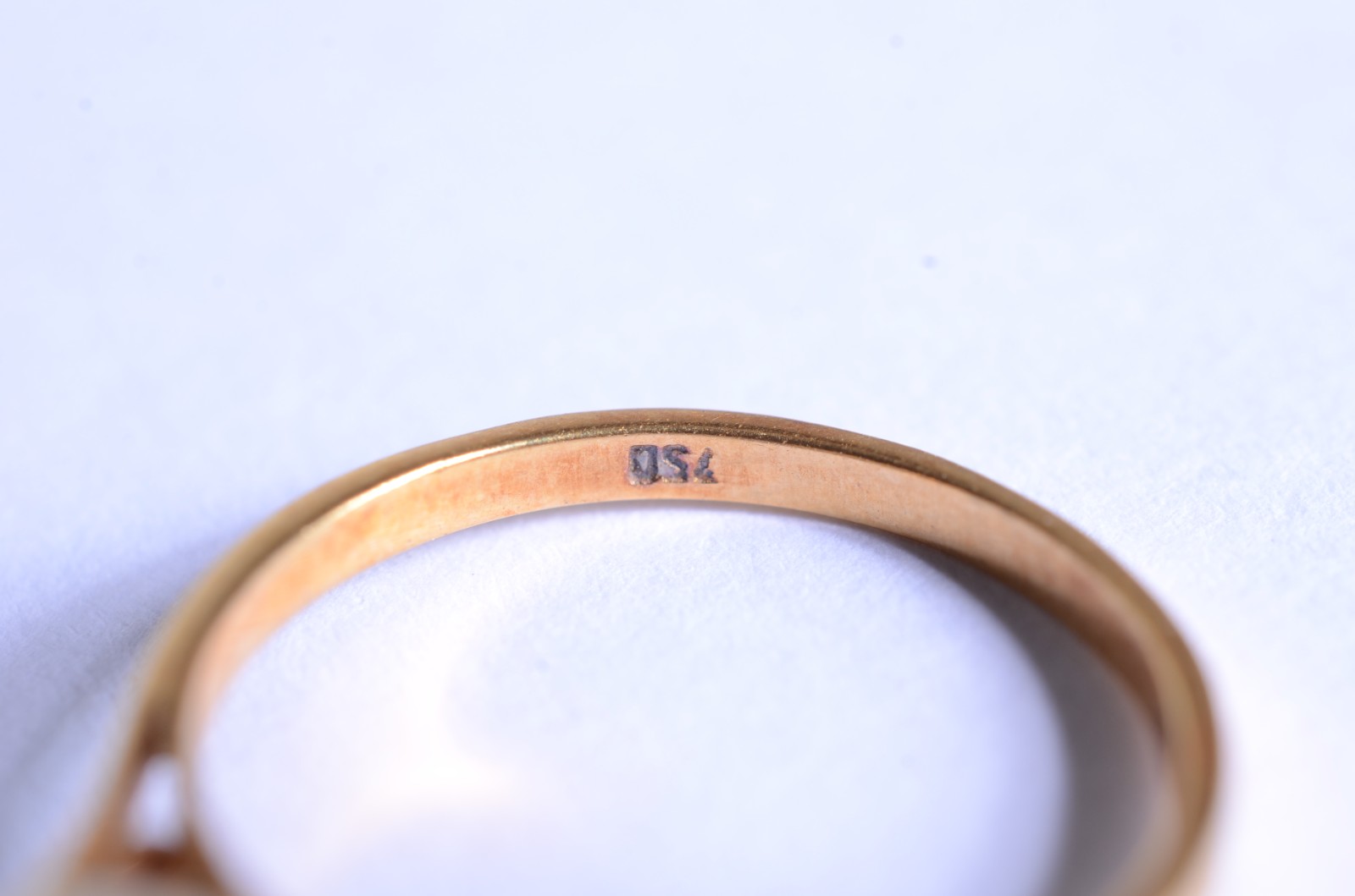 Seis pequenos anéis de ouro 18k., aros 18, 6,20,9,12 e 18. (Por... - foto 10 de 11