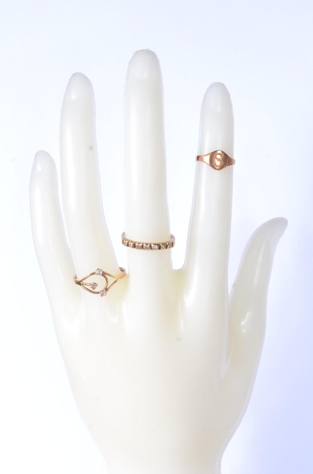 Seis pequenos anéis de ouro 18k., aros 18, 6,20,9,12 e 18. (Por... - foto 11 de 11