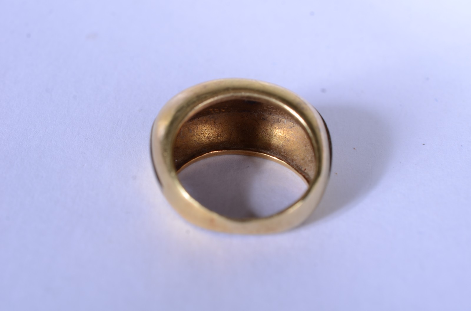 Anel de ouro 18 k., aro 9. (Por motivos de segurança a peça não se... - foto 3 de 5