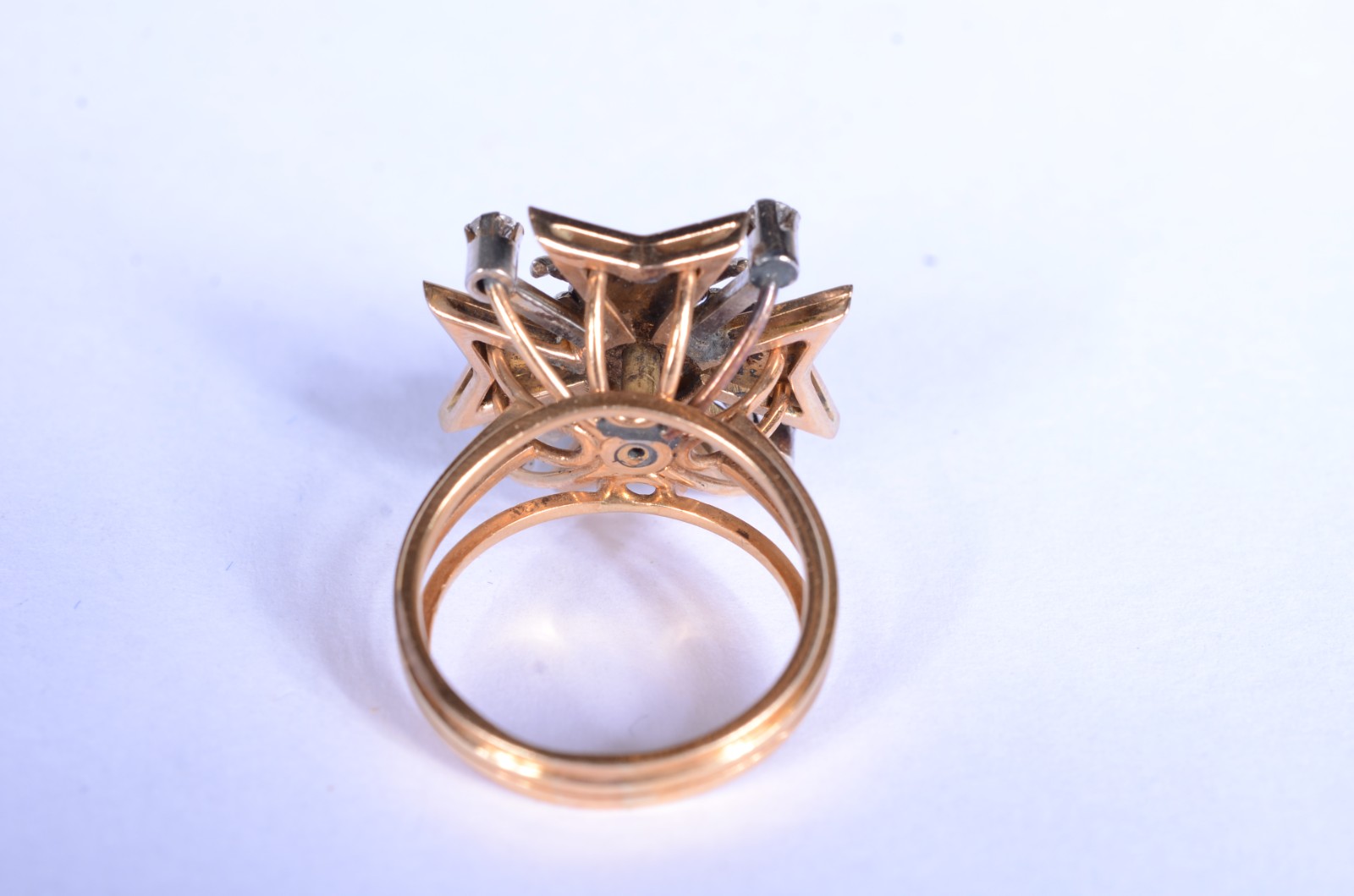Anel de ouro 18 k., cruz esmaltada, perolas e brilhantes, aro 16... - foto 3 de 8