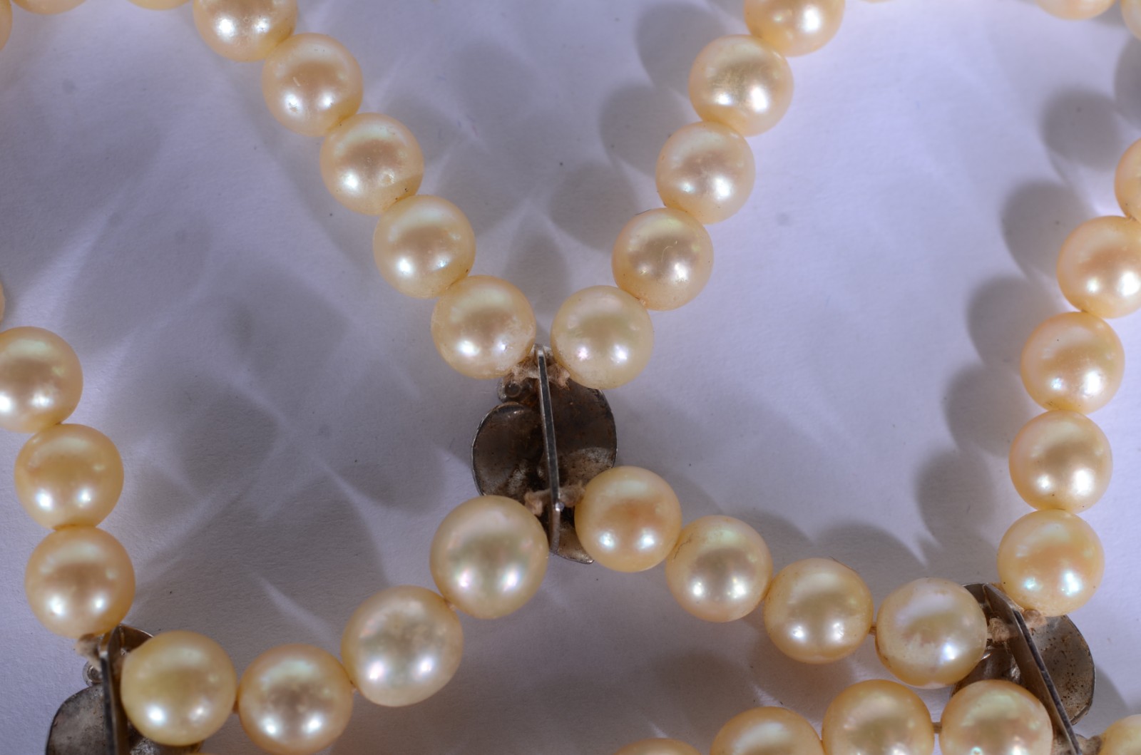 Pulseira de perolas com platina. (Por motivos de segurança a peça não... - foto 6 de 10