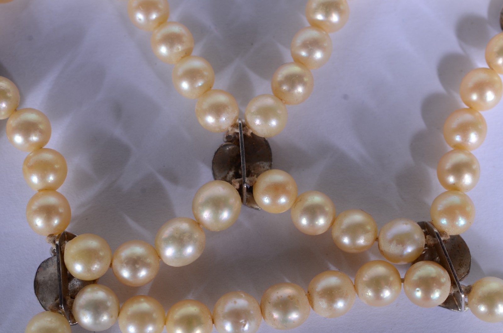 Pulseira de perolas com platina. (Por motivos de segurança a peça não... - foto 8 de 10