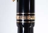 Montblanc (1906),  - Caneta esferográfica "Meisterstuck" na cor preta com dourado. No estojo.