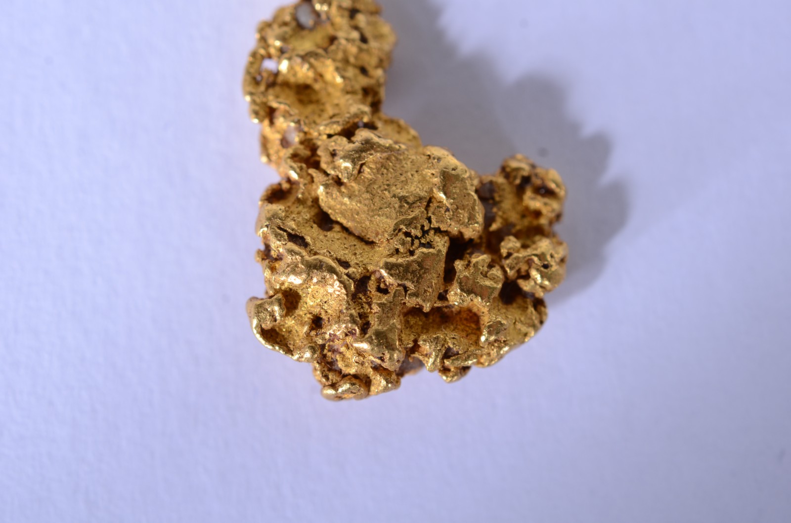 Pendente no feitio de pepita de ouro 18 k. (Por motivos de segurança... - foto 4 de 5