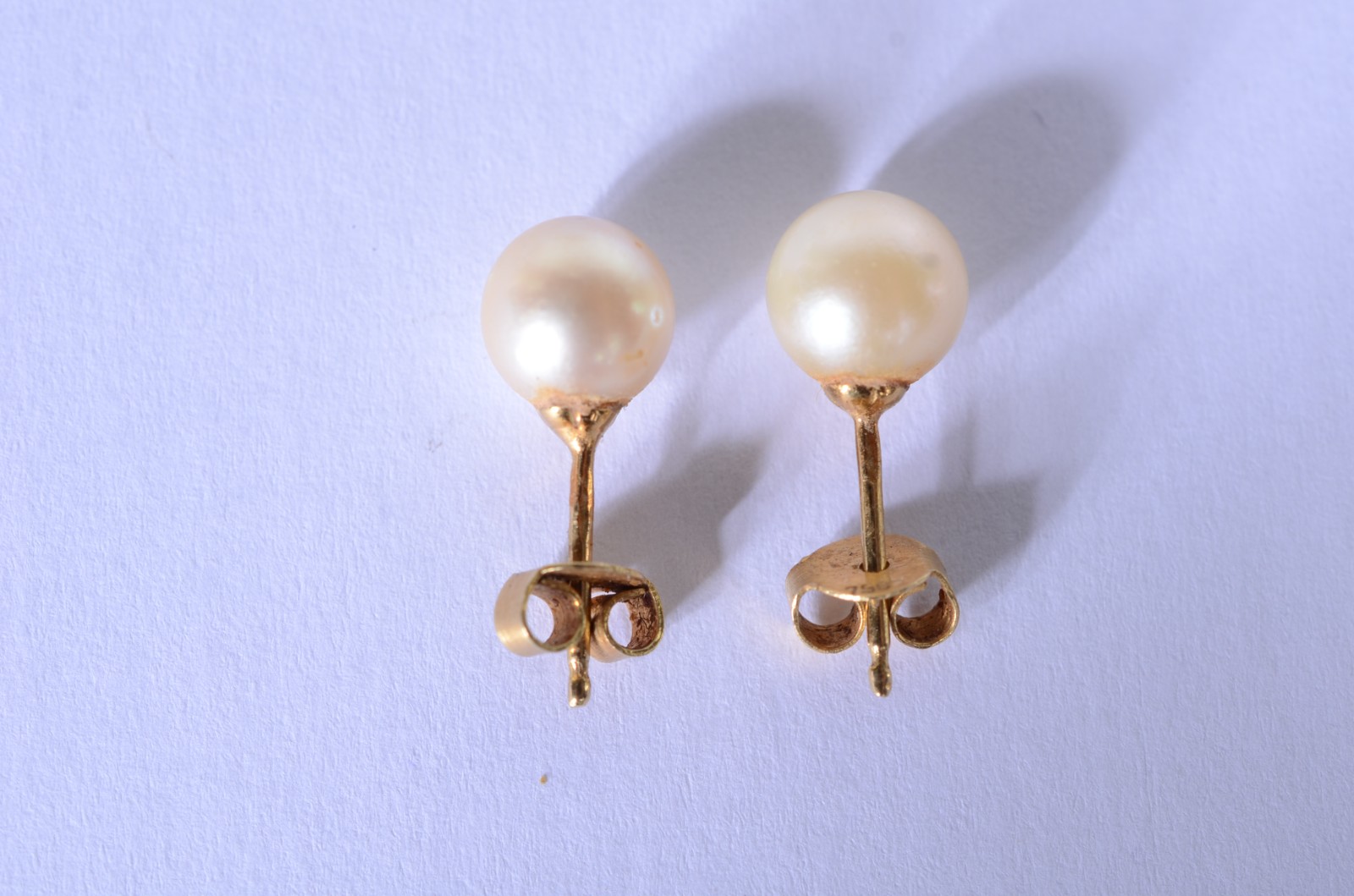 Par de brincos de perola e ouro 18 k., contraste 750 mls. (Por... - foto 2 de 5