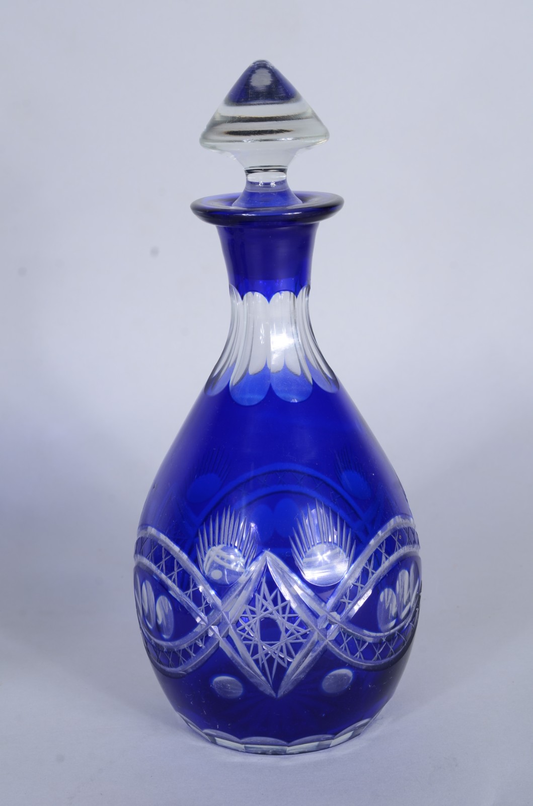 Conjunto de cristal doublé azul lapidado, composto de garrafa e 5... - foto 2 de 7