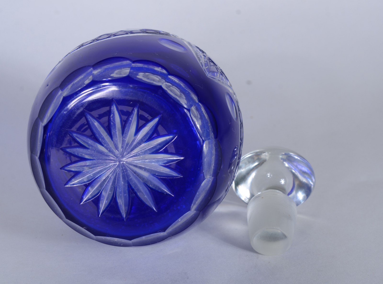 Conjunto de cristal doublé azul lapidado, composto de garrafa e 5... - foto 7 de 7