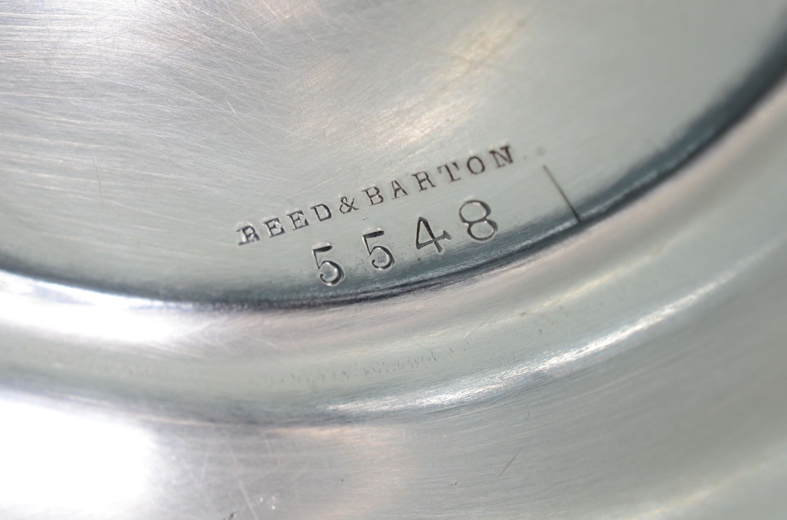 Diversas pecas de metal, sendo: conjunto para chimarrão; 4 copos; 2... - foto 7 de 11