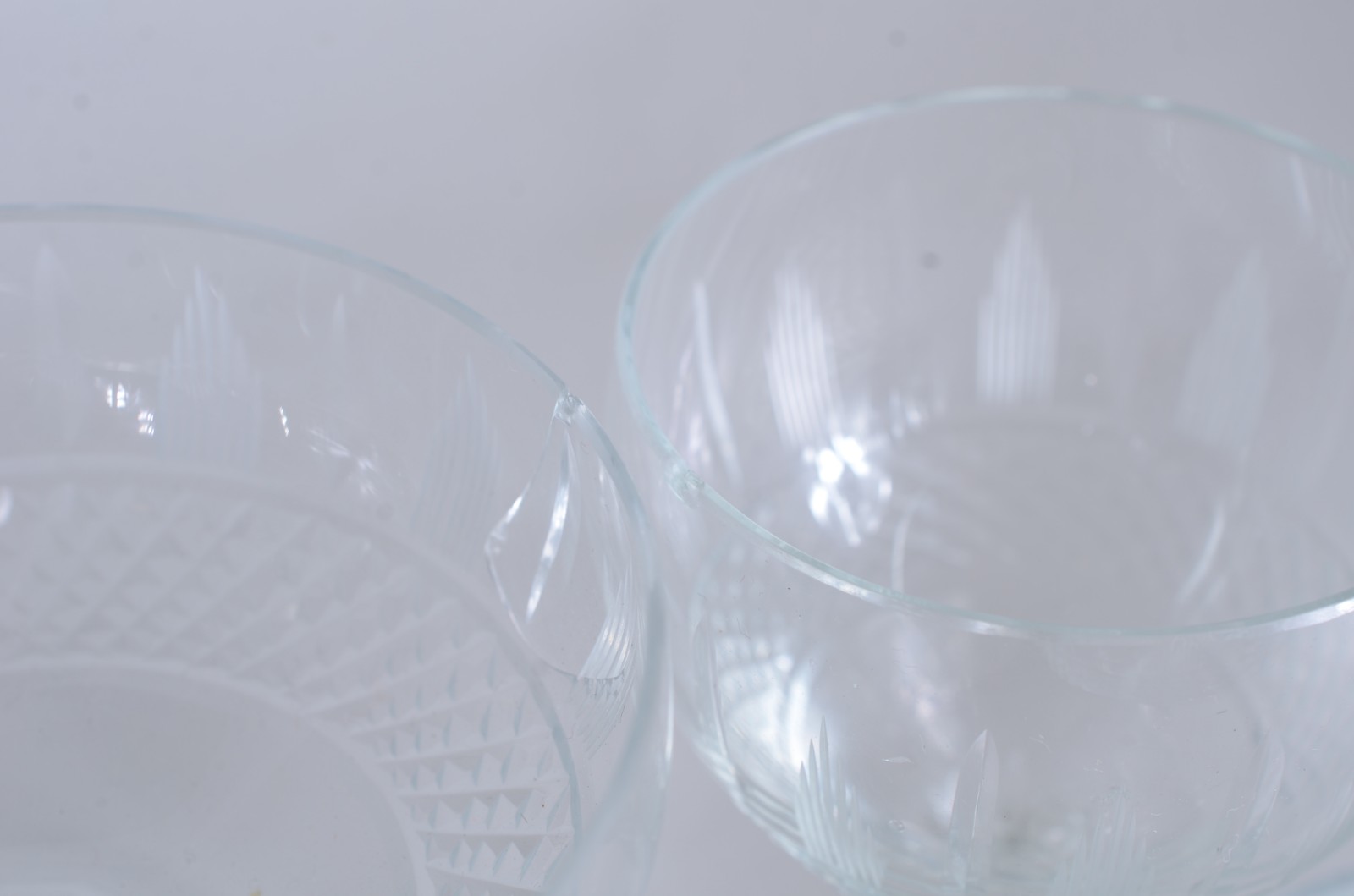 Serviço de cristal, sendo: 6 para champagne, 6 para vinho branco, 6... - foto 3 de 4
