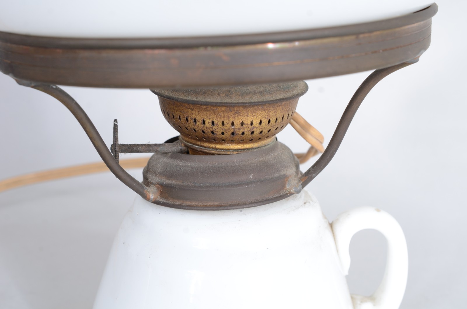 Dois abajures na forma de lampiões de vidro - foto 8 de 8