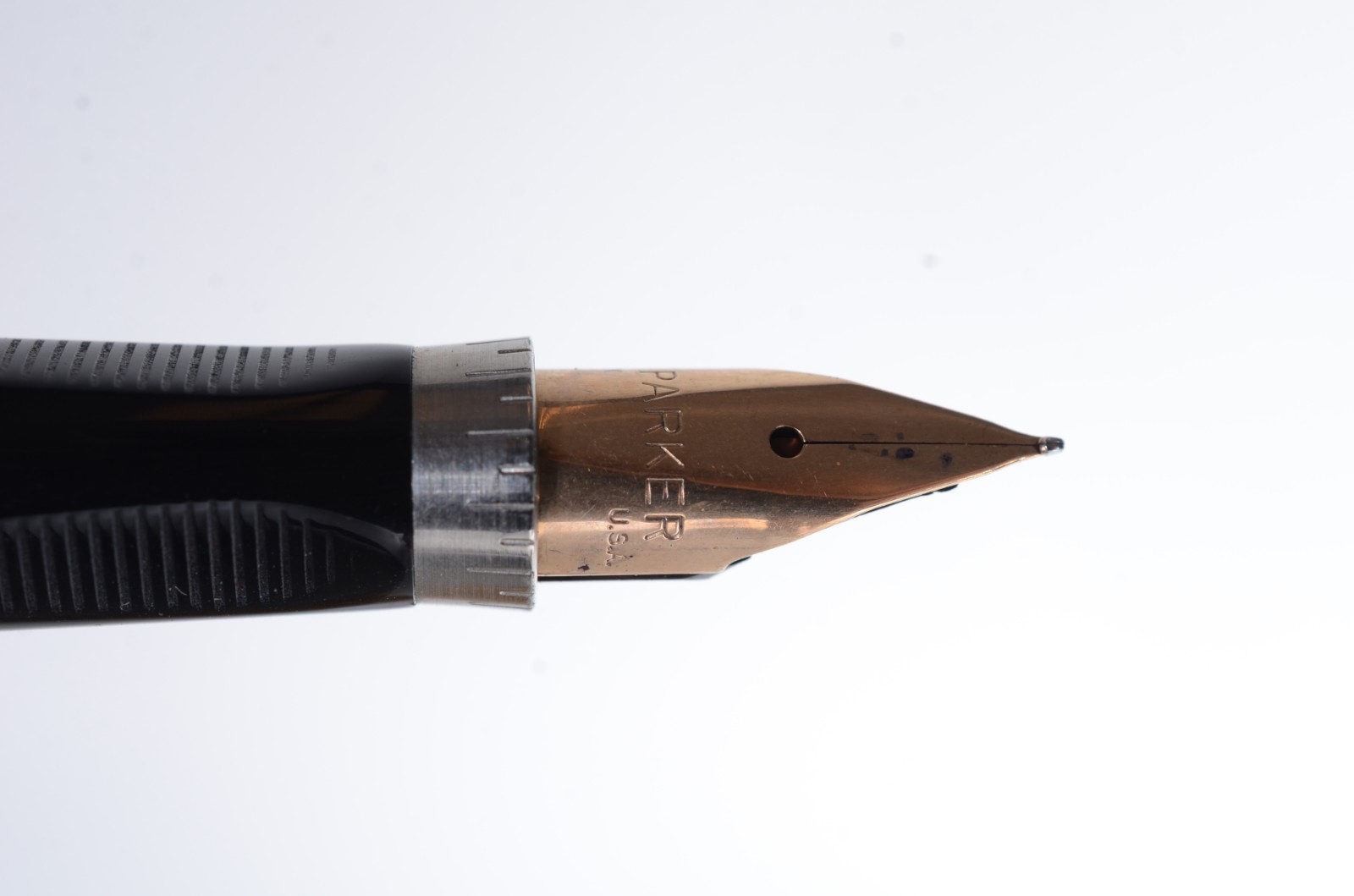 Cinco canetas diversas, sendo: Waterman; 3 Parker (duas delas... - foto 5 de 11
