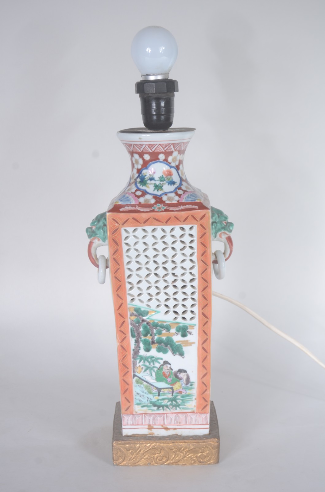 Abajour de porcelana oriental policromada. - foto 1 de 10