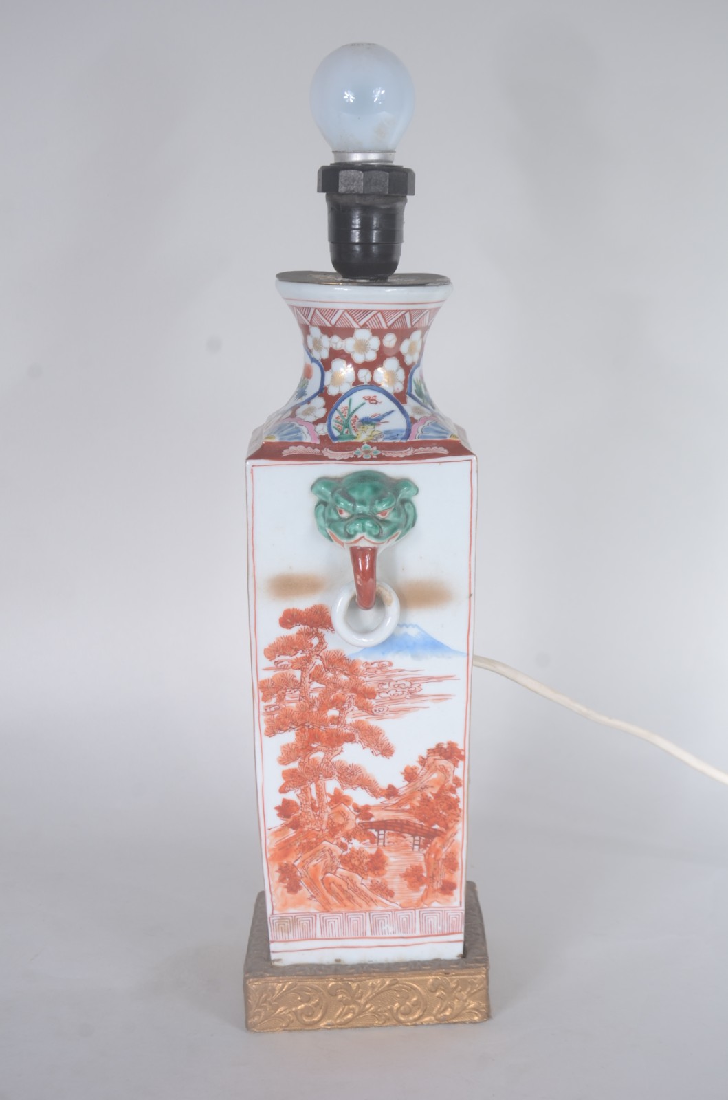 Abajour de porcelana oriental policromada. - foto 2 de 10